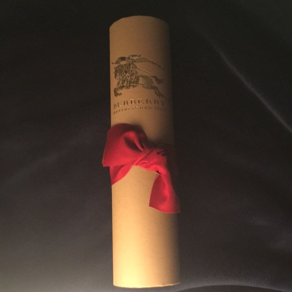 The Classic Vintage Check Cashmere Scarf - Picture 4 of 4